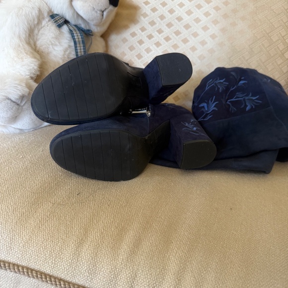 Over the knee boots - Picture 7 of 8